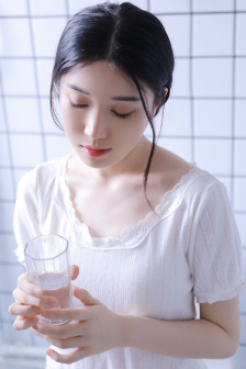 性极强的岳让我满足的导演